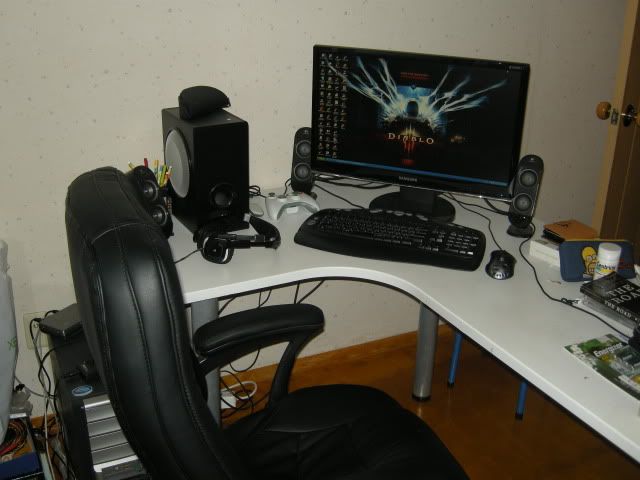 gamingsetup001.jpg picture by Zandeus