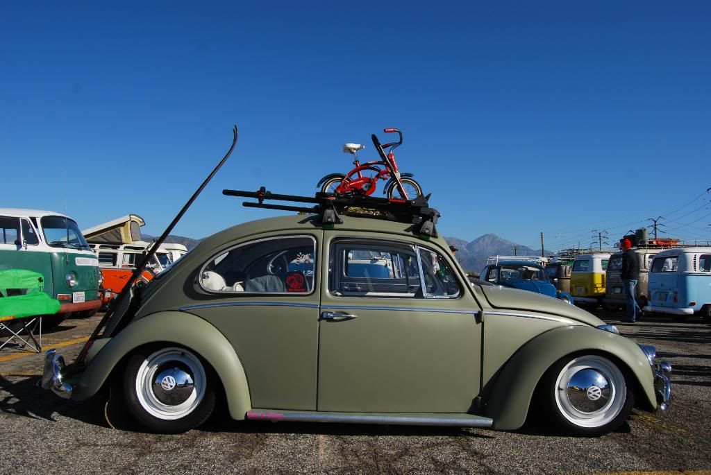 http://i261.photobucket.com/albums/ii56/fullnoise2/Pamona%20Swapmeet%20VWs%20Dec%202011/20111205_HoneymoonSLRCamera_0035.jpg