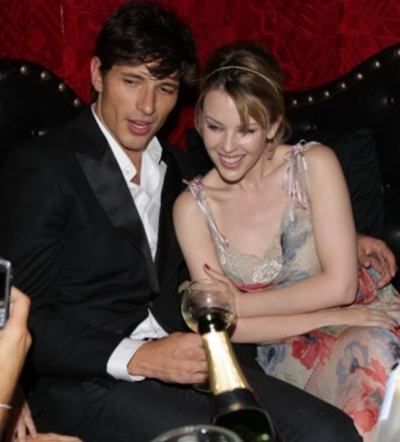 Kylie Minogue's boyfriend, Andres Velencoso, seems to have opted for a 