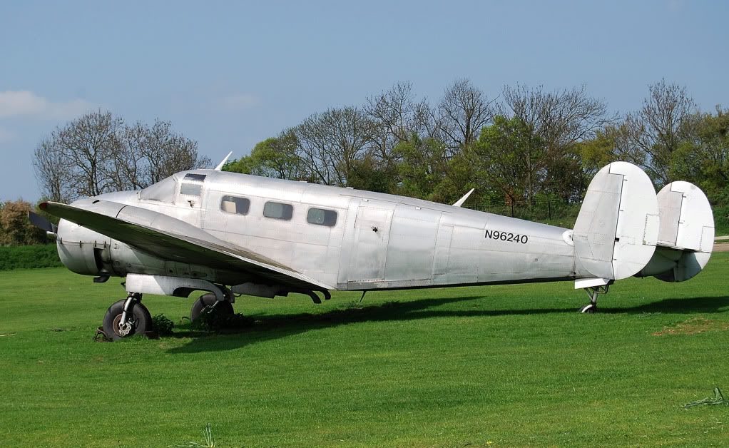 http://i261.photobucket.com/albums/ii58/keithnewsome/abandoned%20aircraft/DSC_0328.jpg