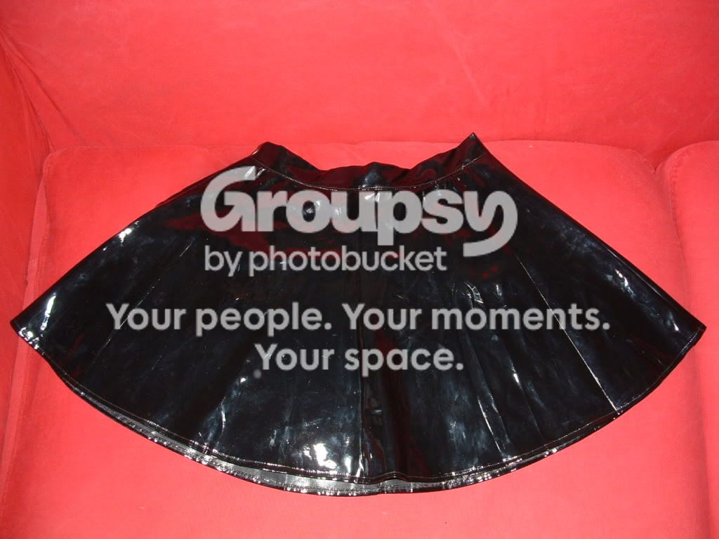 https://i261.photobucket.com/albums/ii45/juv95hrn/darkside/lackkjol.jpg